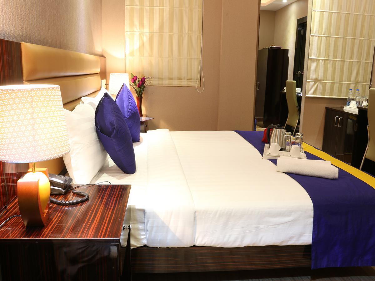 Oyo 662 Hotel Comfotel Calcutta Exterior foto